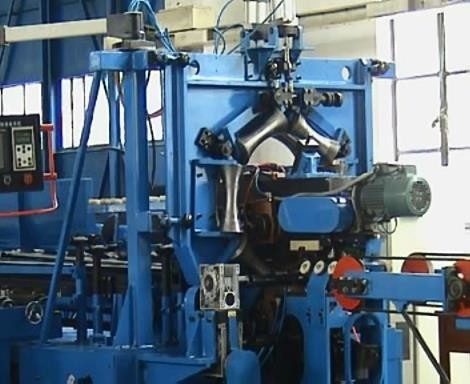 Máy hàn đường may tự động 5-10m / phút Máy hàn đường may tự động